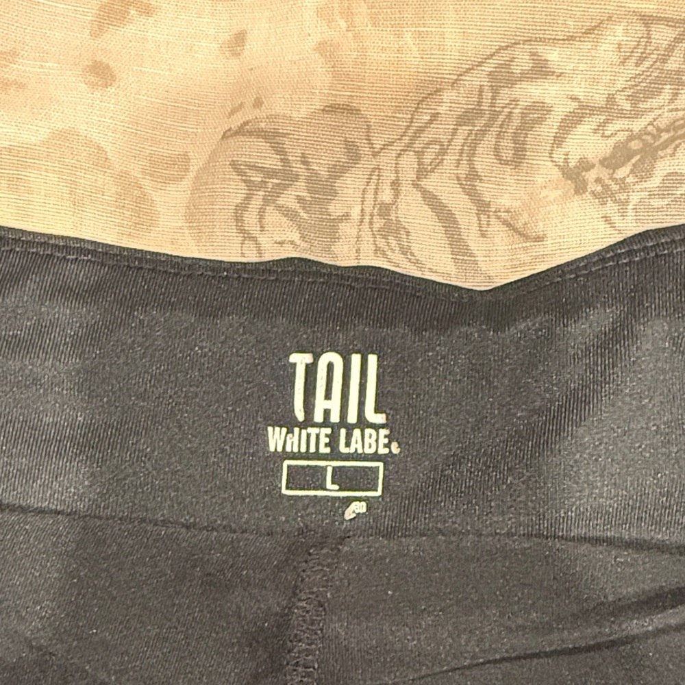 Elegant Black Women's Golf Skort - Picture 2 of 3
